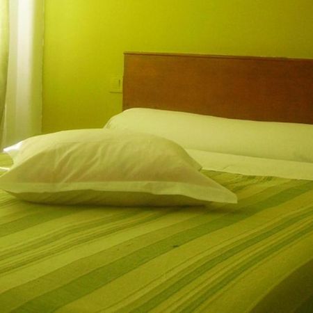 Rex Hotel Мобёж Номер фото